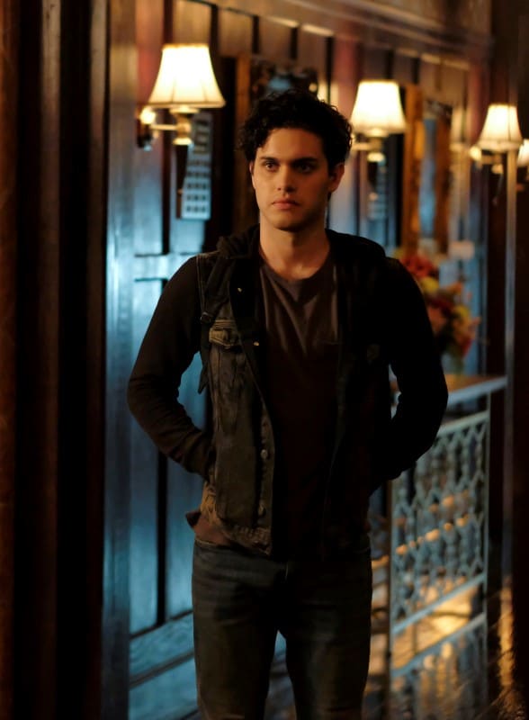 Legacies discount 1x03 streaming