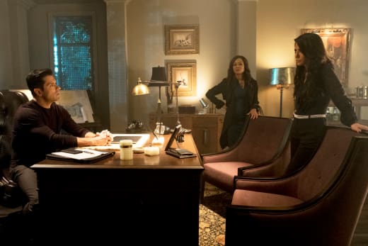 Power Struggle - Riverdale Season 2 Episode 13