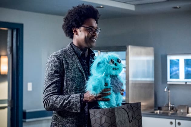 Beebo Is Back - Arrow Season 7 Episode 4