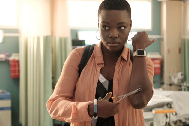 Mina in Stitches - The Resident Season 1 Episode 6