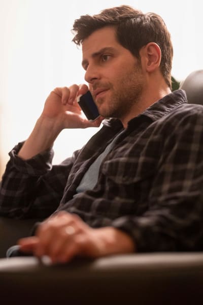 Making the Call - A Million Little Things Season 2 Episode 1