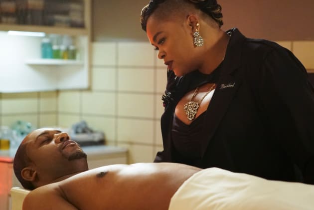 Another Civilian Deceased? - Black Lightning Season 1 Episode 7