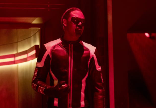 Looking Terrific In Red - Arrow Season 6 Episode 8