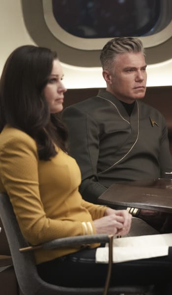 The Captain and Number One - Star Trek: Strange New Worlds Season 2 Episode 8