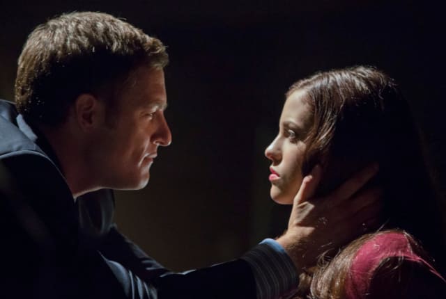 Watch Arrow Season 1 Episode 7 Online - TV Fanatic