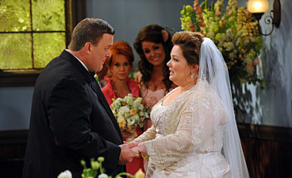 Mike & Molly Review: Tying the Knot