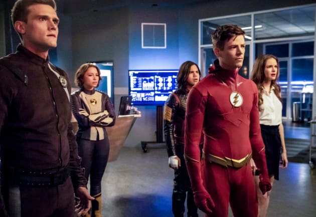 Team Flash Gets A Surprise Season 5 Episode 2 - TV Fanatic