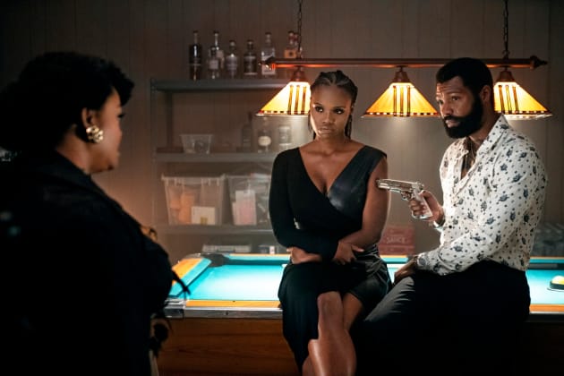 Held At Gunpoint - Black Lightning Season 3 Episode 15