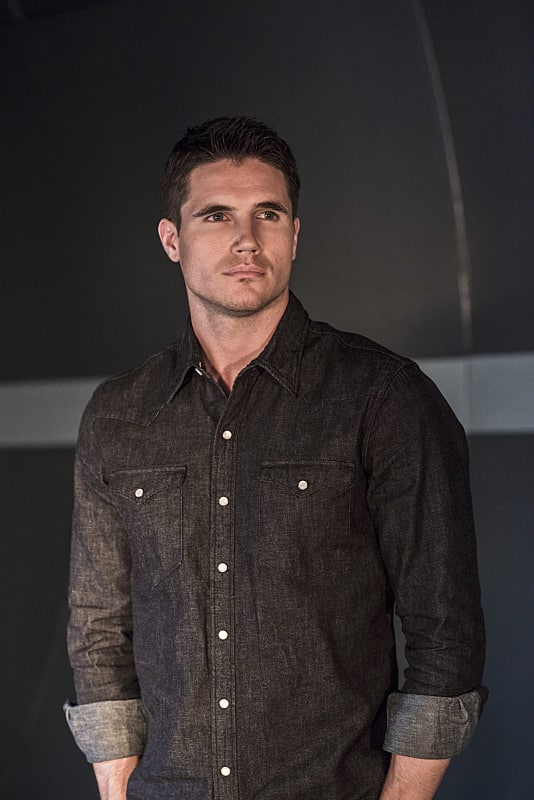 Robbie Amell as Ronnie Raymond - The Flash Season 1 Episode 3