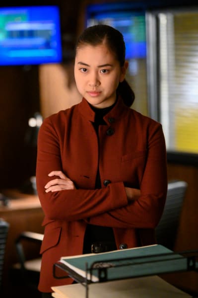 Park Asking Questions - The Blacklist Season 7 Episode 8