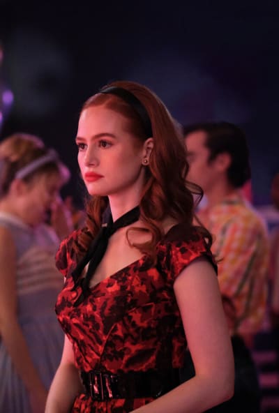 Competing Queen Bee - Riverdale Season 7 Episode 2