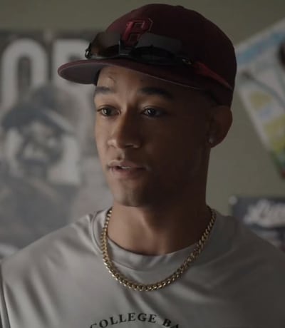 On his own - All American: Homecoming Season 1 Episode 9