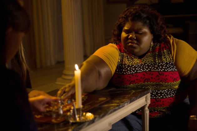 Queenie Contacts a Spirit