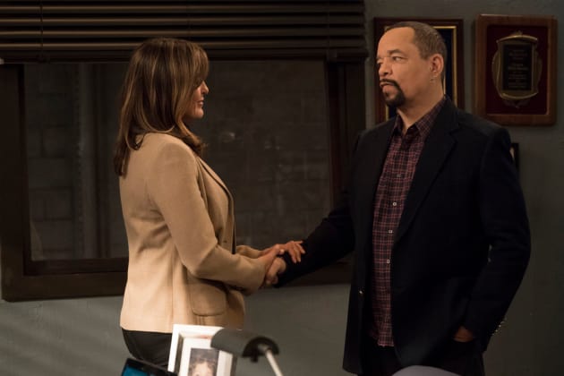 Law & Order: SVU Season 19 Episode 21 Review: Mama - TV ...