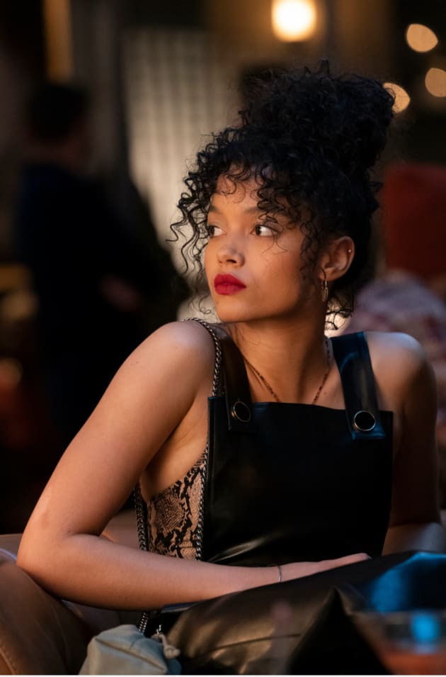 Zoya Poses - Gossip Girl (2021) Season 1 Episode 5