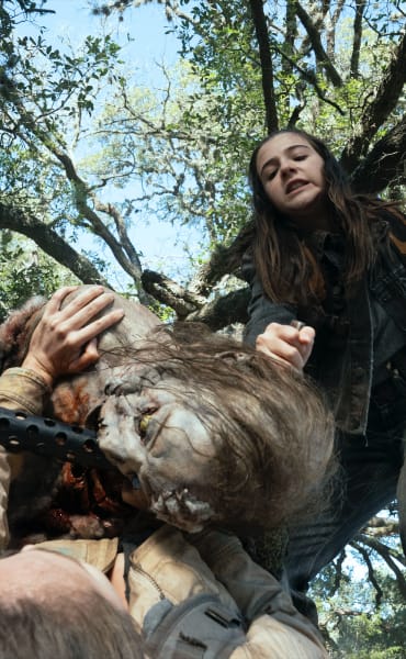Fear the Walking Dead Season 6 Episode 7 Review Damage From the
