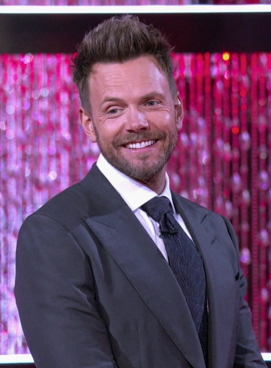 Joel McHale Hosting the Card Sharks Season Premiere
