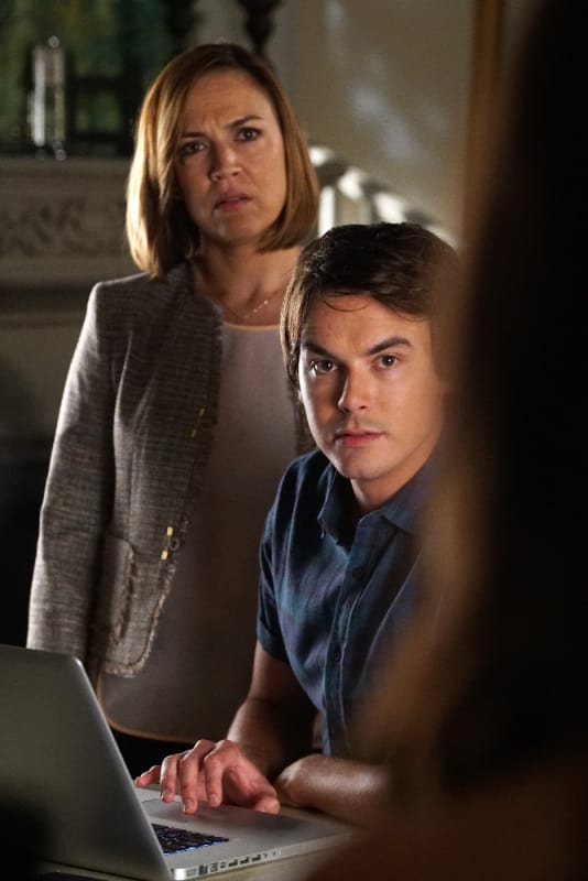 Are Caleb and V Breaking The Law? - Pretty Little Liars Season 6 Episode 12