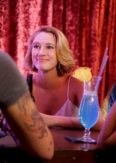 With the Girls - Jane the Virgin Season 5 Episode 6