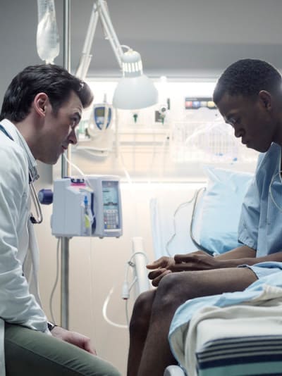 Theo habla con Trey - Transplant Temporada 1 Episodio 9