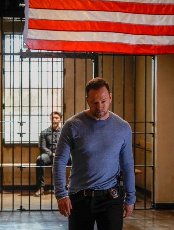Walking Away - Blue Bloods Season 9 Episode 19