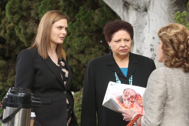 Brennan and Caroline Seek a Warrant - Bones