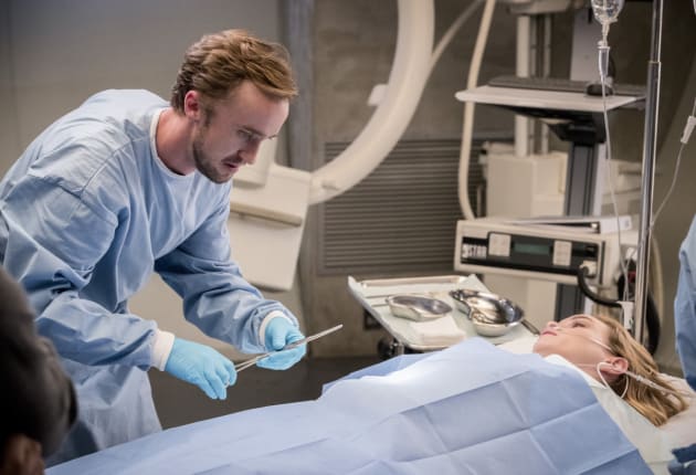 Surgery Prep - The Flash Season 3 Episode 18