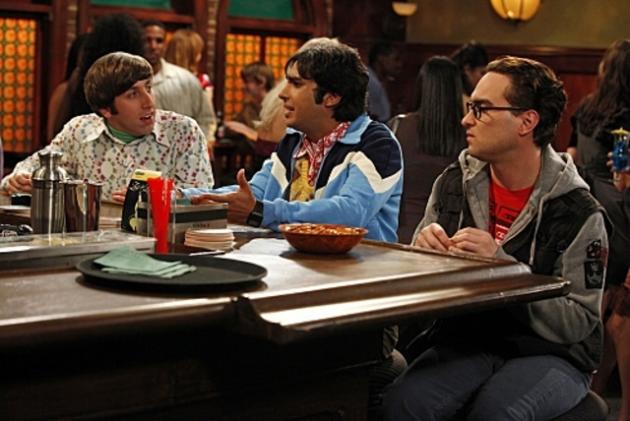 Leonard, Raj and Wolowitz at the Bar