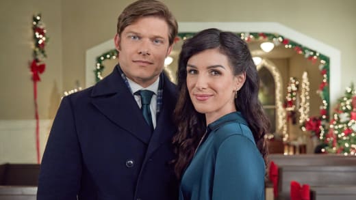 Time for Her to Come Home for Christmas - Hallmark Movies & Mysteries Channel