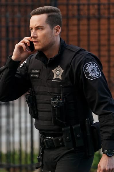 Searching for Burgess - Chicago PD Season 8 Episode 16