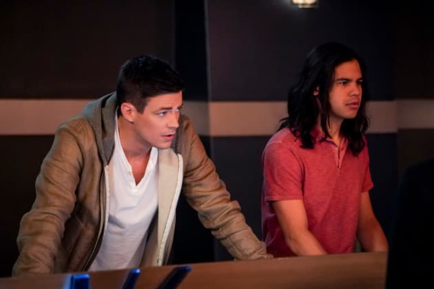 Barry and Cisco Dynamic Duo - The Flash Season 5 Episode 15