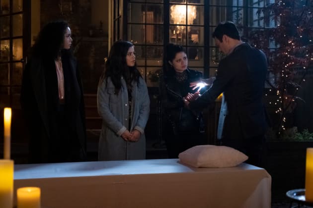 Charmed Season 1 Episode 19 Review: Power of Four - TV Fanatic