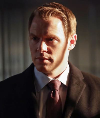 Stretched in Two Directions - The Blacklist Season 8 Episode 7