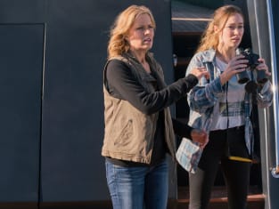Fear the walking dead sales season 2 watch online