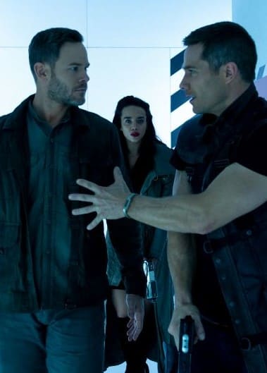 Squabbling Brothers - Killjoys Season 5 Episode 1
