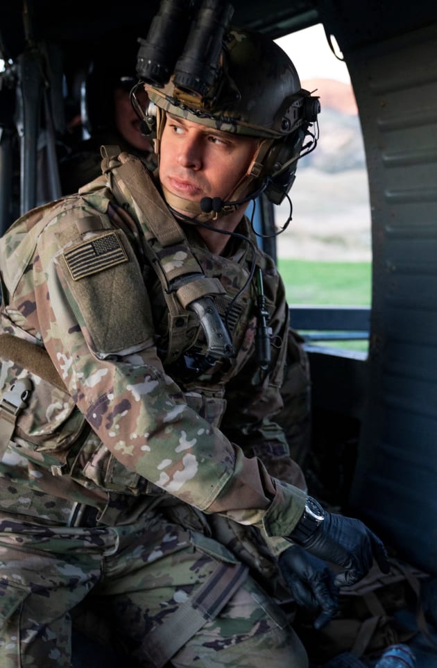 Army Medic On Board - 9-1-1 Season 3 Episode 15