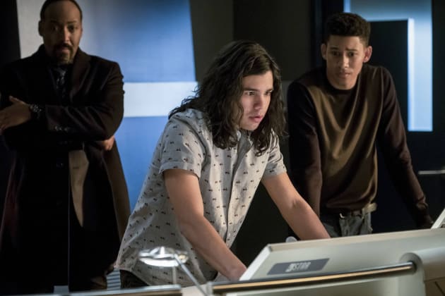 Saving the Day - The Flash Season 3 Episode 21