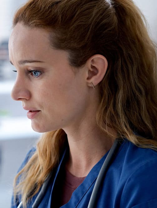 Mags Feels Pressure To Advise Patients - Transplant Season 2 Episode 8
