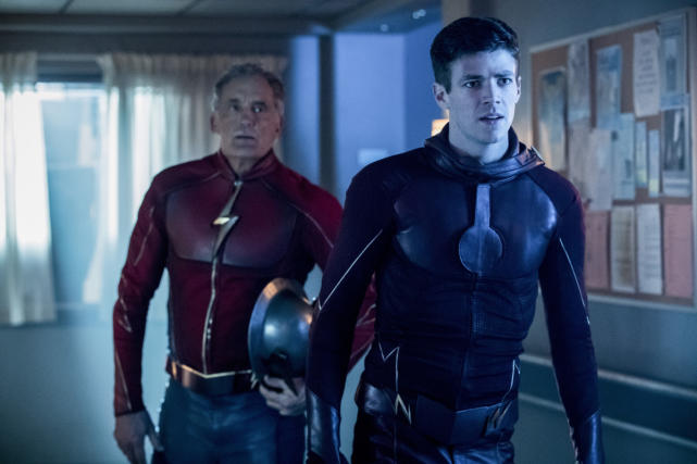 Missing emblem - The Flash Season 3 Episode 16