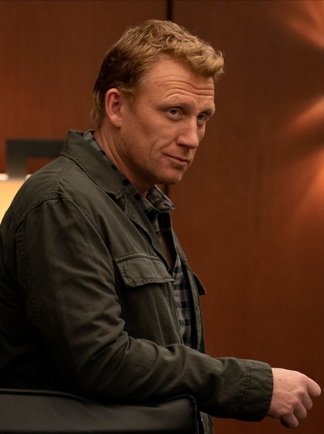 Owen's Oblivious - Tall - Grey's Anatomy Season 16 Episode 13