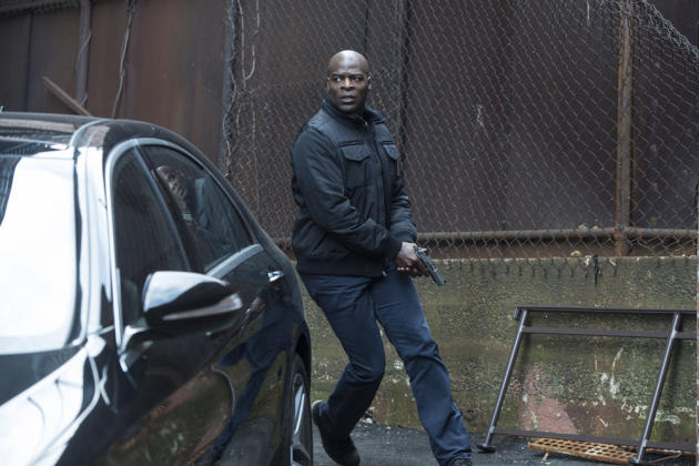 Dembe races to the car - The Blacklist Season 4 Episode 21