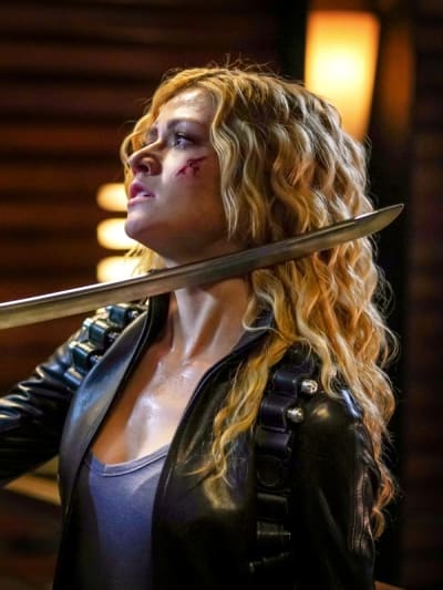 Mia Smoak in Trouble - Arrow Season 8 Episode 3