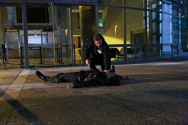 Rossi Chases Down a Suspect