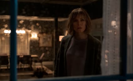 The Woman in the House Trailer: Kristen Bell Attempts to Solve a Murder in Netflix Limited Series