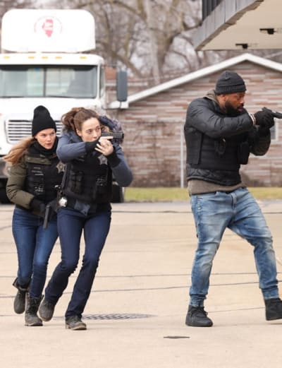 Following Atwater's Lead - tall - Chicago PD Season 11 Episode 7