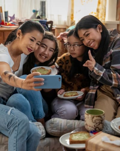 Fan Family Photo - Nancy Drew Season 2 Episode 5