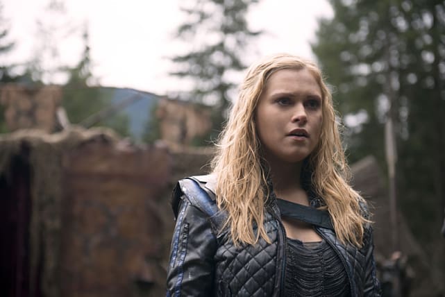 Clarke Takes the Lead - The 100 Season 2 Episode 14
