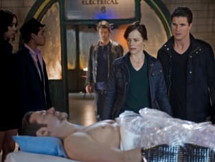 The Tomorrow People Review Hillary Becomes a Hero TV Fanatic