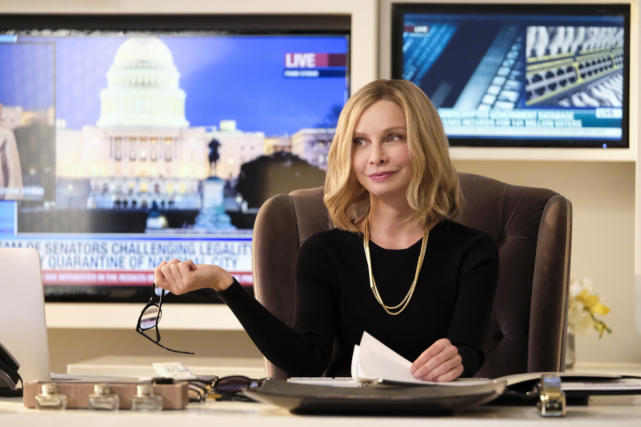 The Boss is Back - Supergirl Season 2 Episode 22