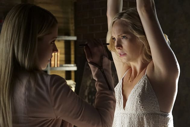 The Vampire Diaries 7x14 Caroline decides to stay with Lizzie